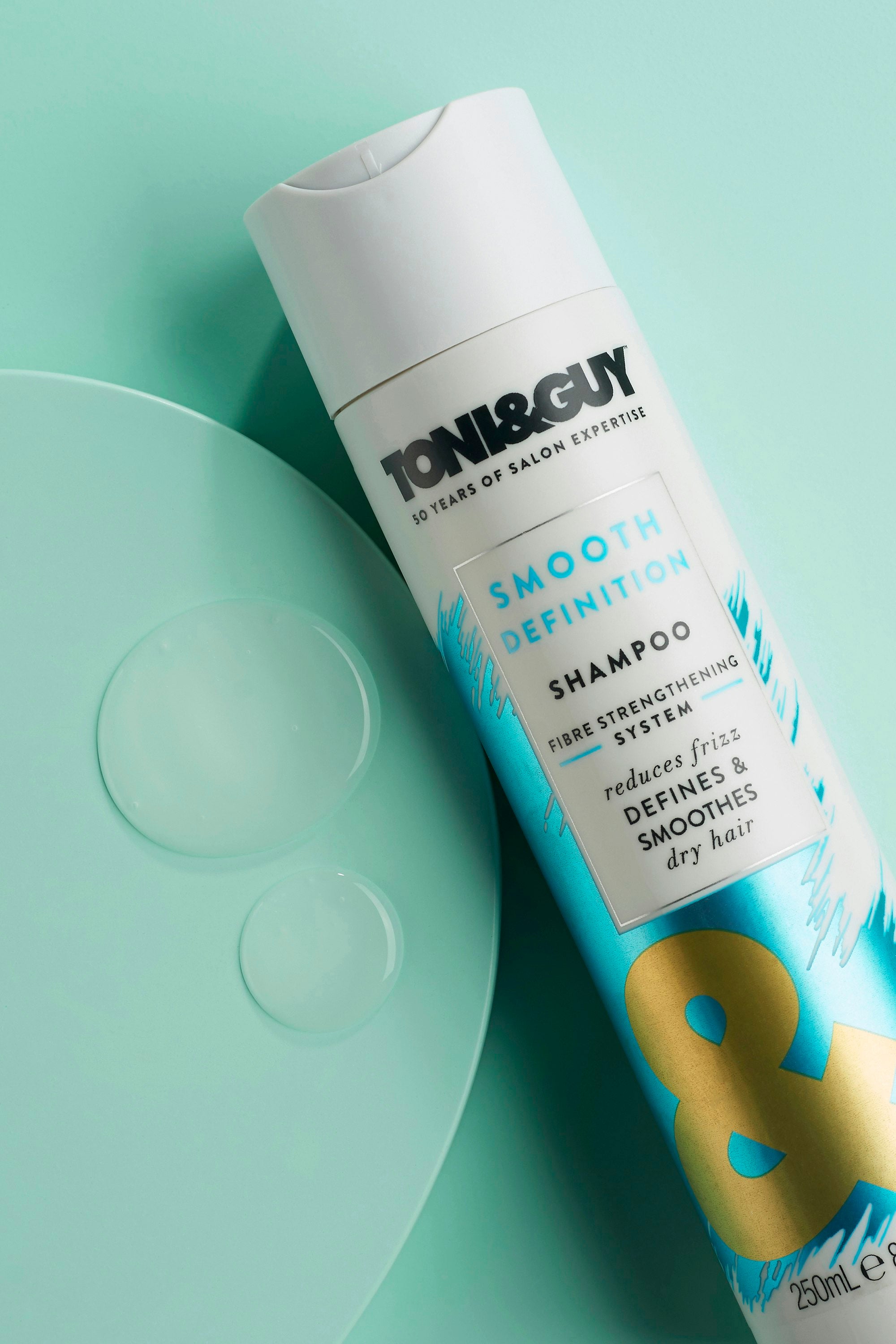 Smooth Definition Shampoo Reduces Frizz & Dryness