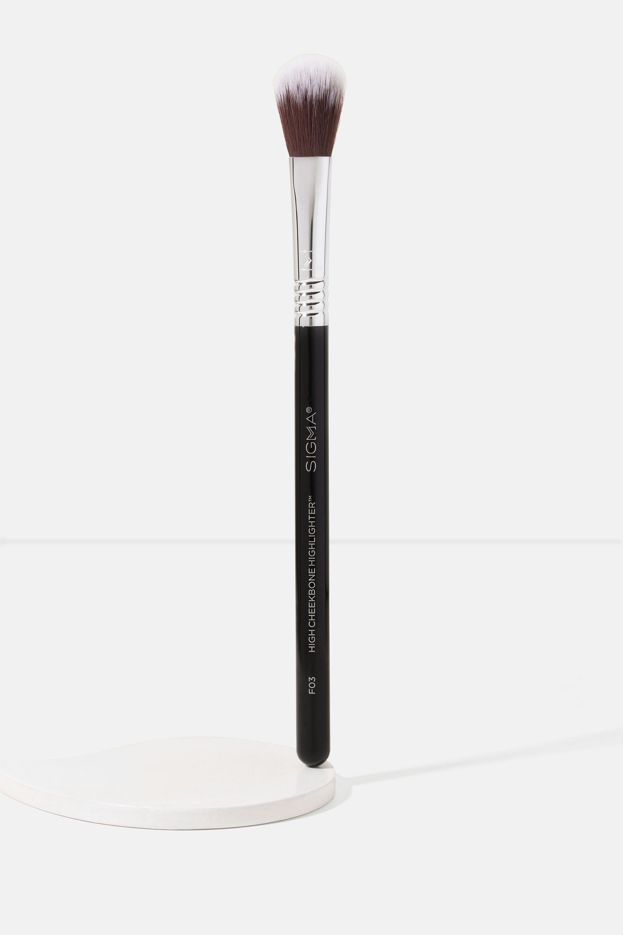 F03 High Cheekbone Highlighter™ Brush