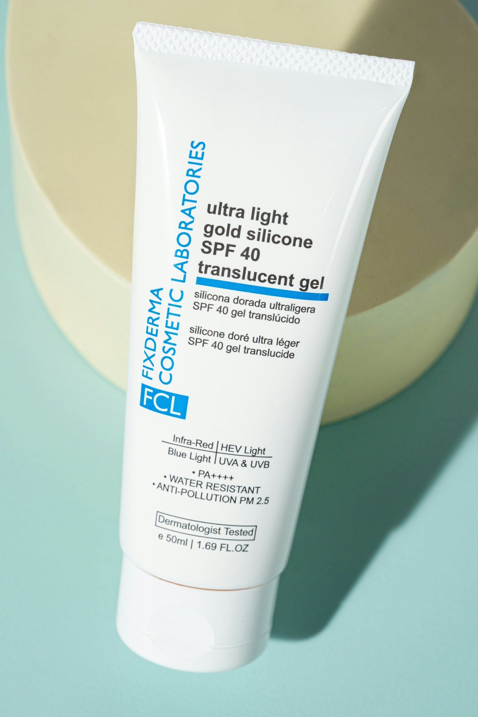 Ultra Light Gold SPF 40 Gel