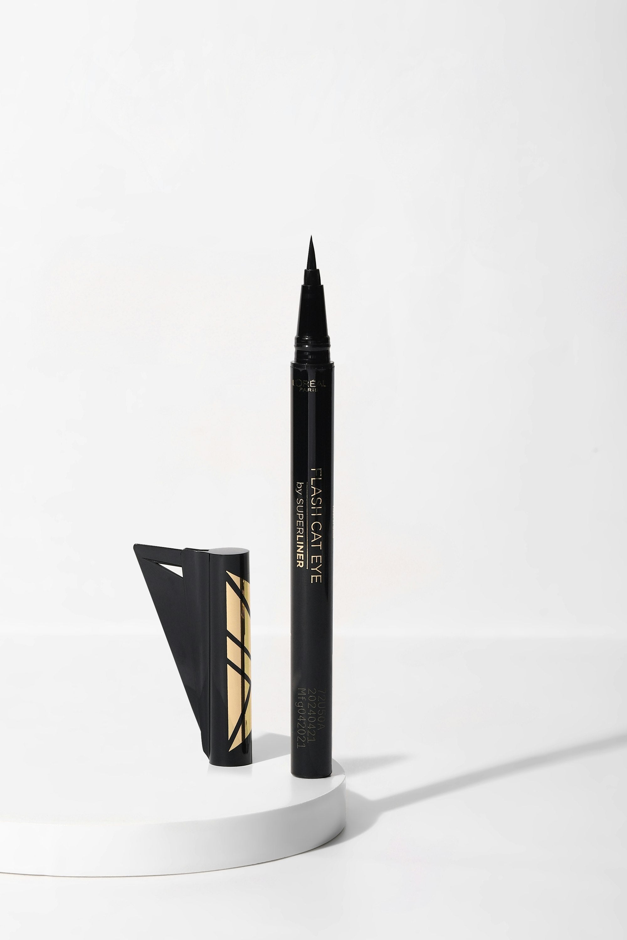 Flash Cat Eye Waterproof Brush Tip Liquid Eyeliner